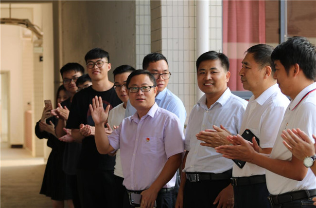 鍥剧墖1-浠嬬粛鍑哄腑鍢夊.jpg 鍥剧墖1-浠嬬粛鍑哄腑鍢夊.jpg