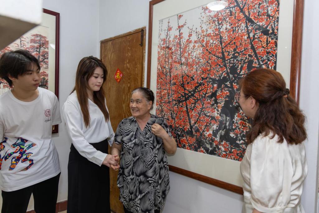 北绣南墨 关山新章——“传绣关山”学生团队喜获关山月作品授权2.png