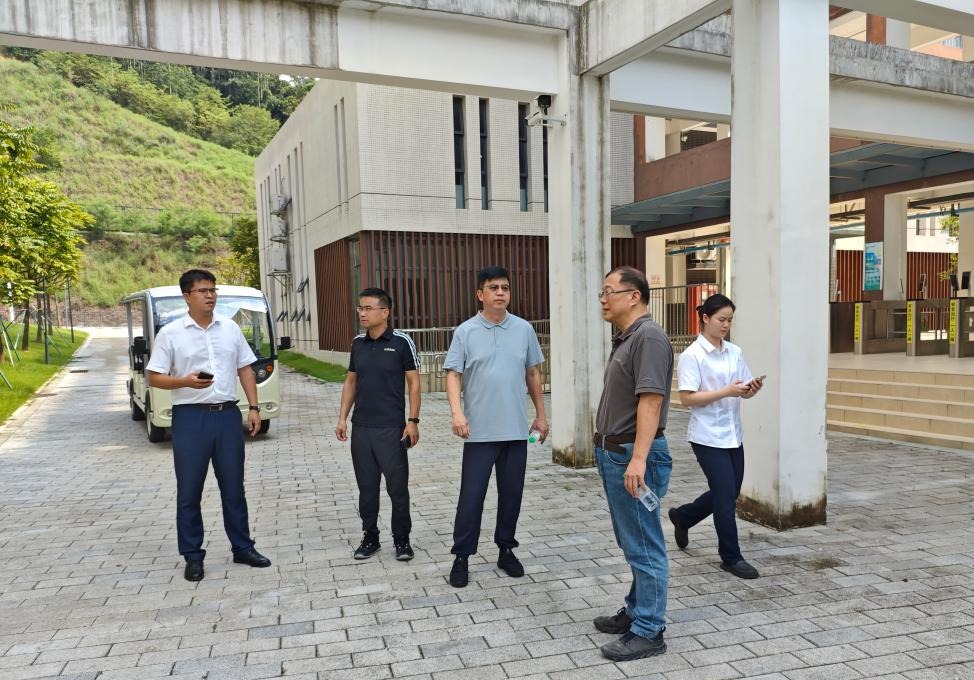 我校积极开展爱国卫生运动 筑牢校园健康防线1.jpg