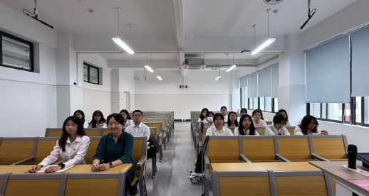 数字商贸学院学生会召开2024-2025 学年第二学期工作总结会8.png