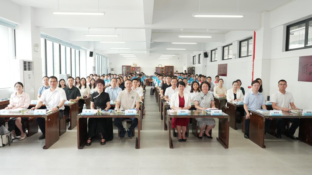 广州市青年马克思主义者教研共同体(科教城片区)成立活动在我校举行5.jpg 广州市青年马克思主义者教研共同体(科教城片区)成立活动在我校举行5.jpg