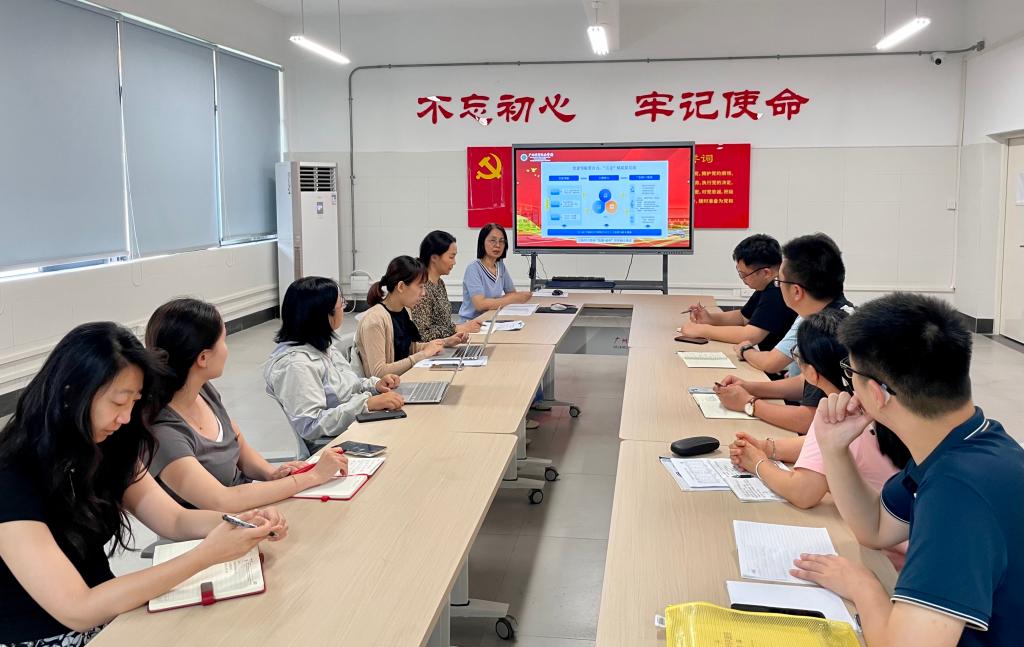 数字商贸学院启动“双带头人”工作室 推进“青蓝工程”建设2.jpg