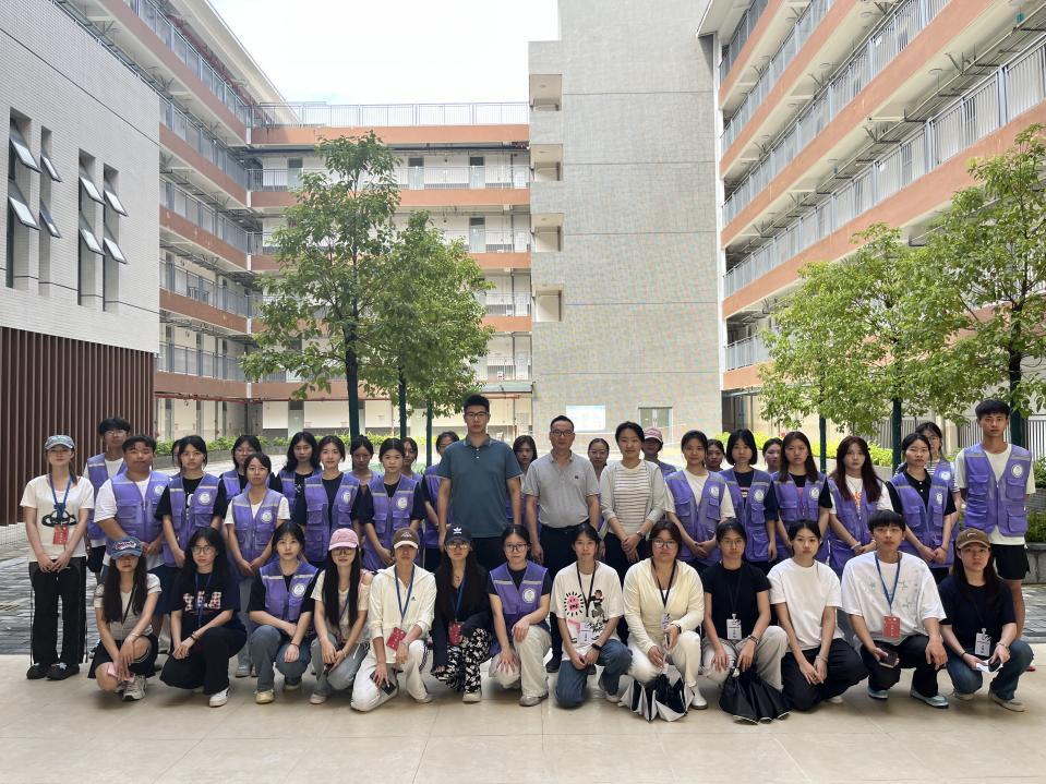 数字商贸学院师生齐心协力顺利完成学生宿舍搬迁工作5.png