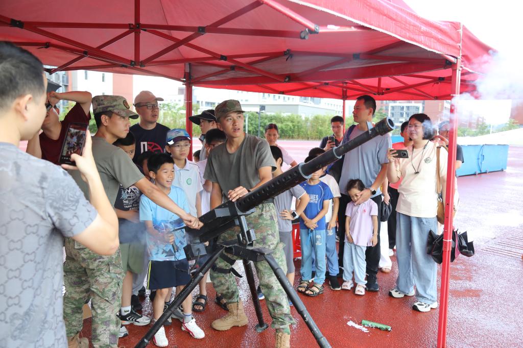 科技强军梦 青春展未来——我校2025国防科技文化节成功举办3.jpg