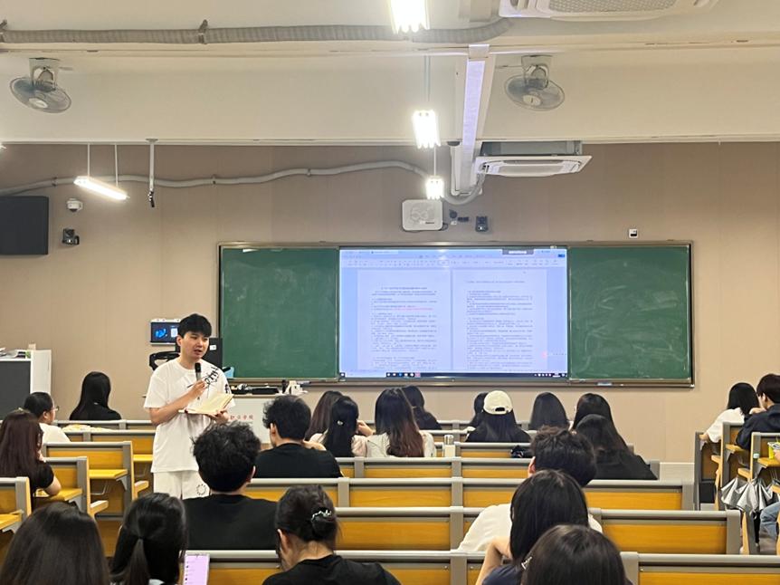 数字商贸学院召开2025年度学生综合测评工作会议1.png