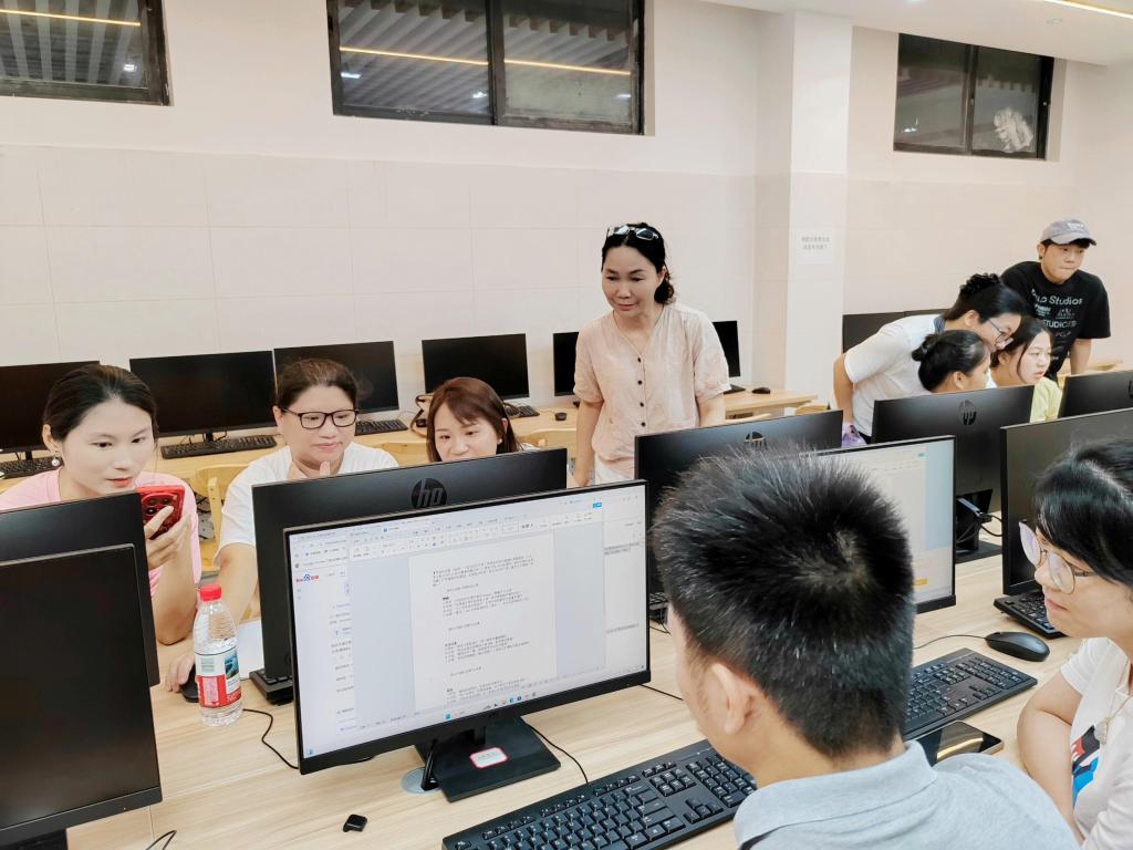 校地联动育英才 直播赋能兴乡村——广州城市职业学院开展朱村街联兴村直播营销培训3.png