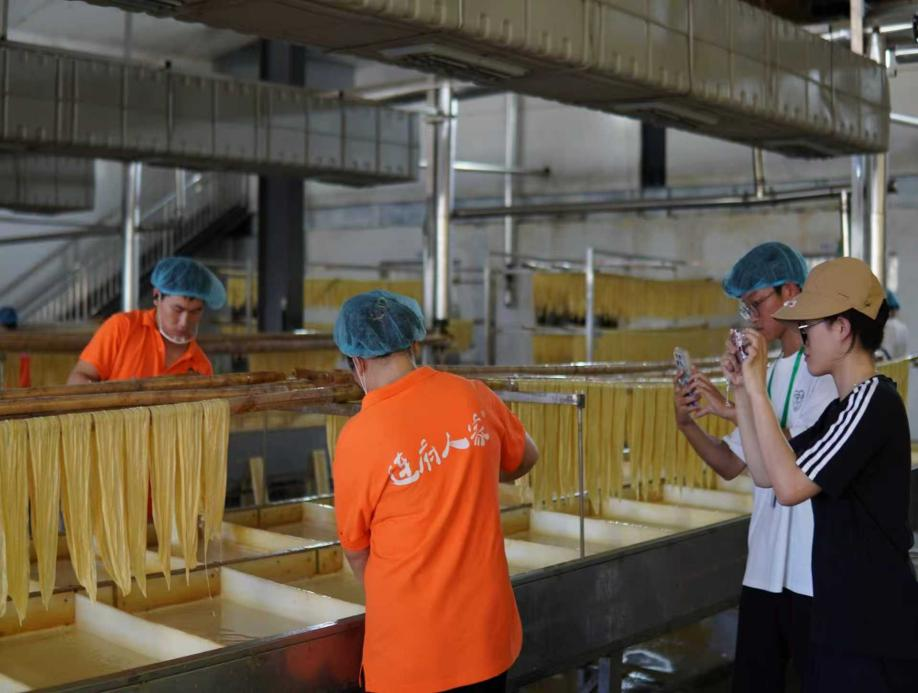 践行育人使命 服务地方发展：数字商贸学院深耕连山电商帮扶7.png