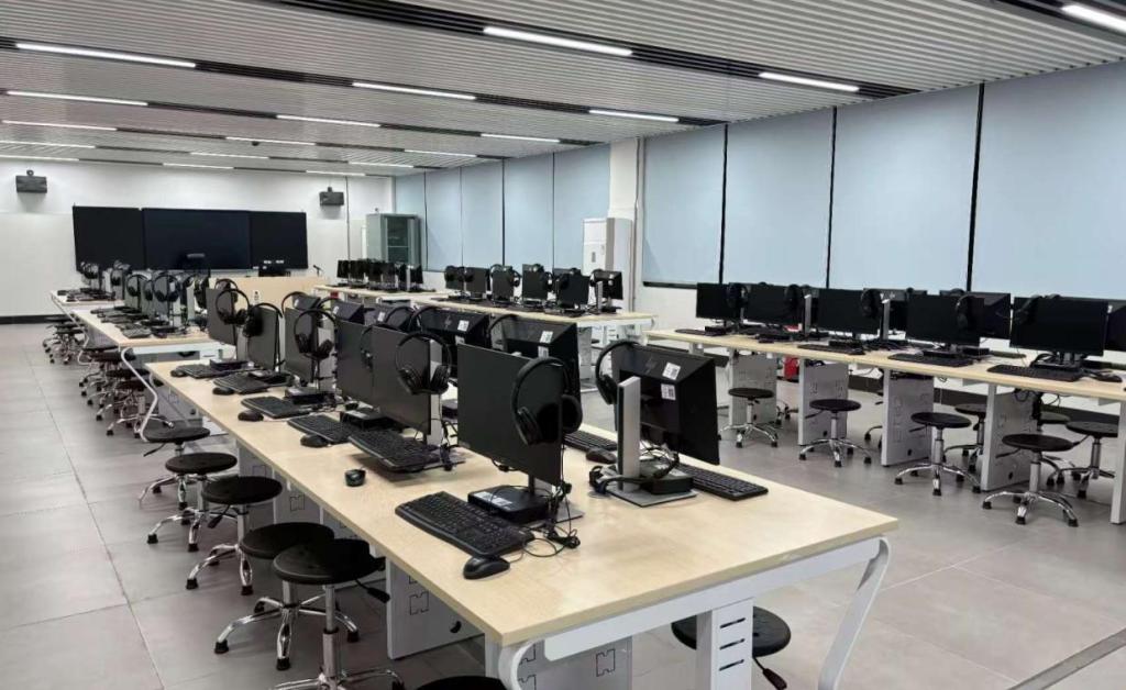 劳动淬炼青春，服务彰显本色 ——数字商贸学院开展爱国卫生运动7.png