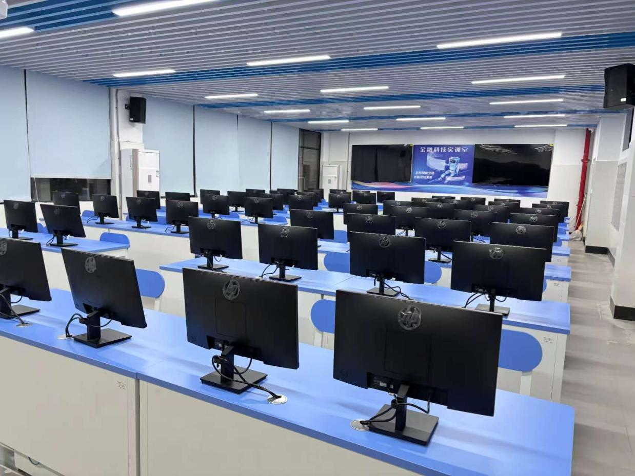 劳动淬炼青春，服务彰显本色 ——数字商贸学院开展爱国卫生运动8.png