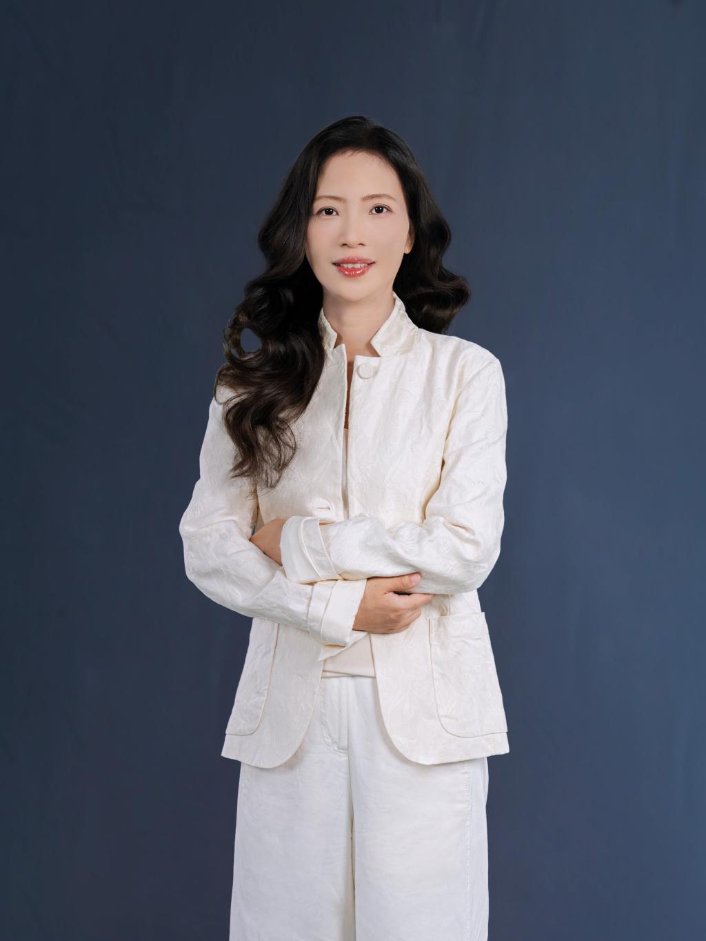 师者匠心 止于至善 ——我校两位教师荣膺2025 年“南粤优秀教师”“南粤优秀教育工作者”称号1.jpg