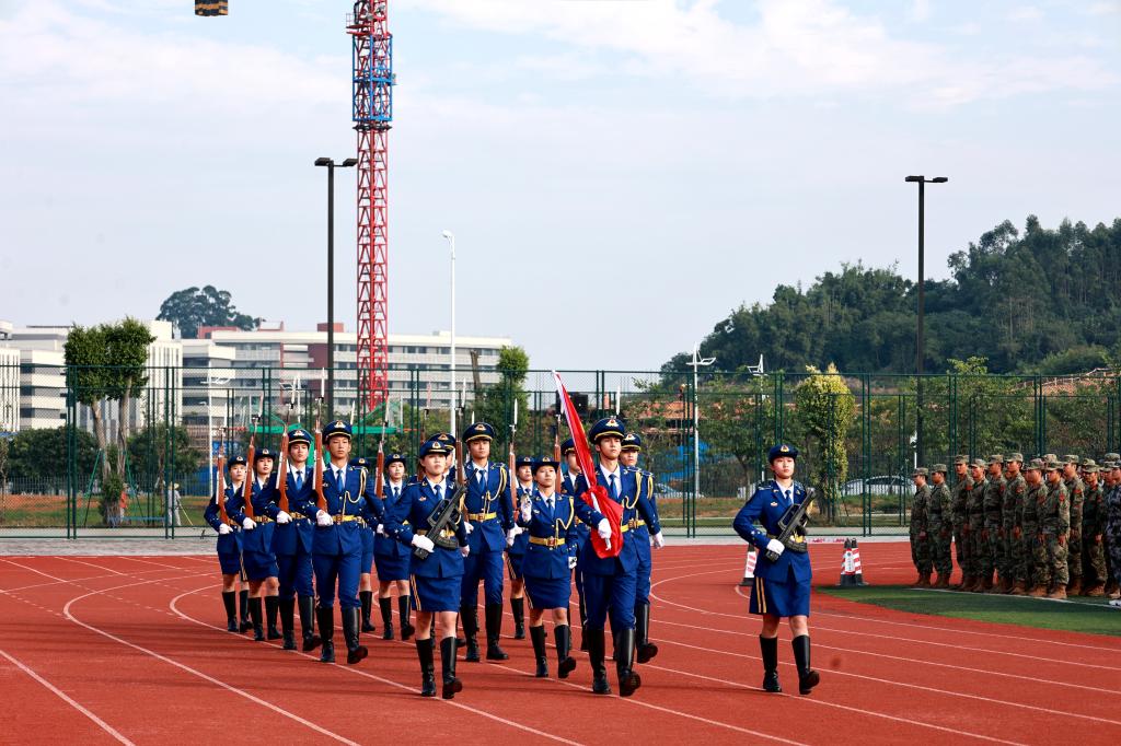 国旗引征途,全运砺少年!学校十月升旗仪式顺利举行1.jpg 国旗引征途,全运砺少年!学校十月升旗仪式顺利举行1.jpg