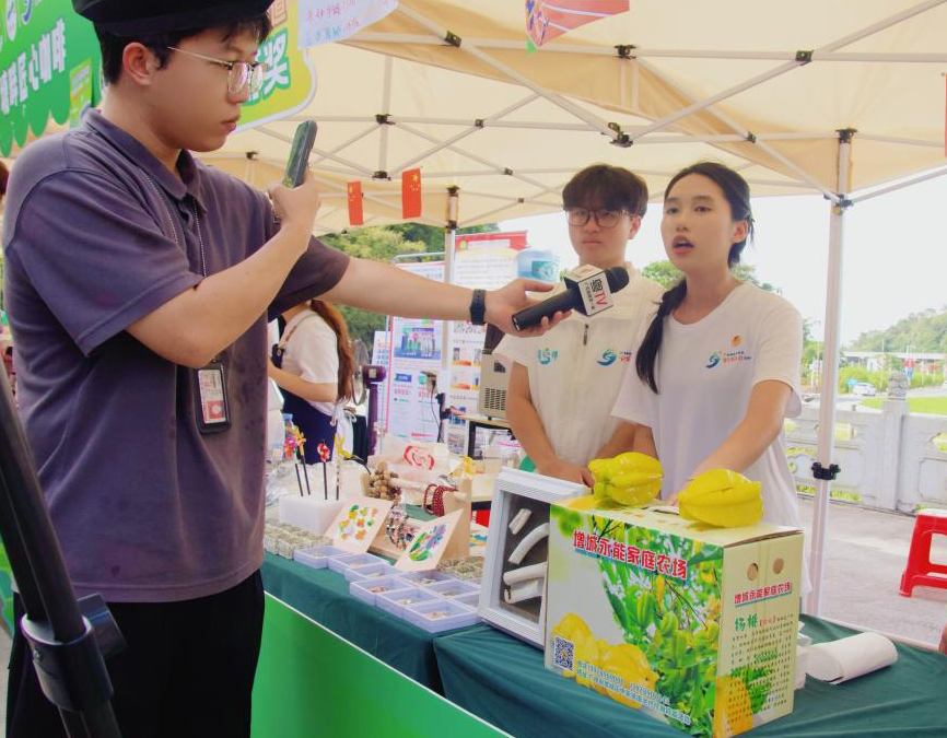 我校“北斗九星”突击队参加乡咖市集获各方好评4.png