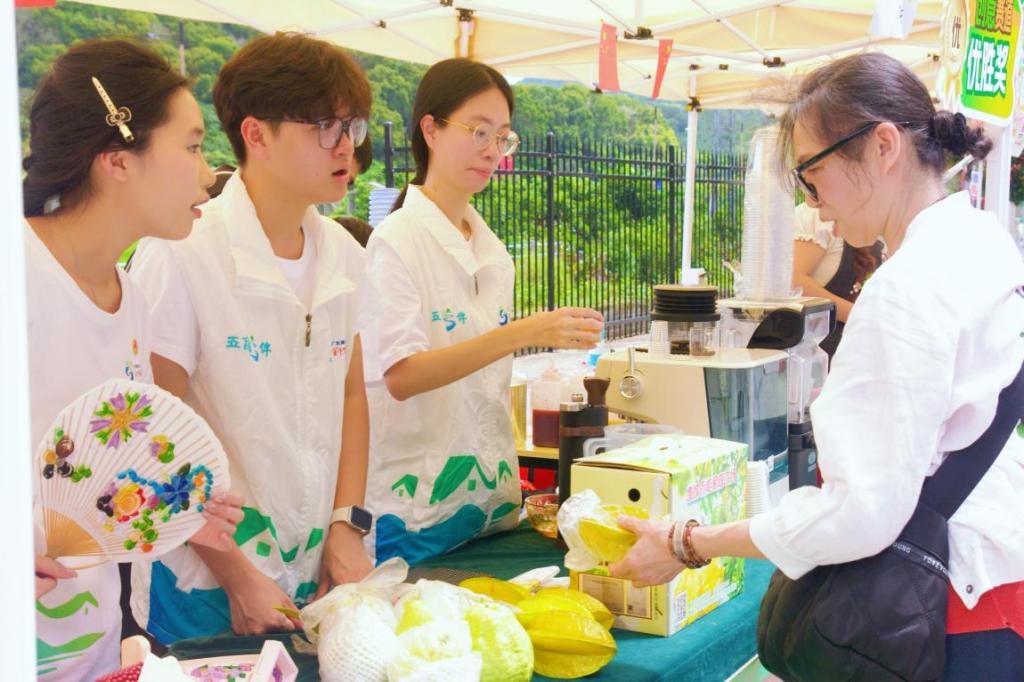 我校“北斗九星”突击队参加乡咖市集获各方好评6.png