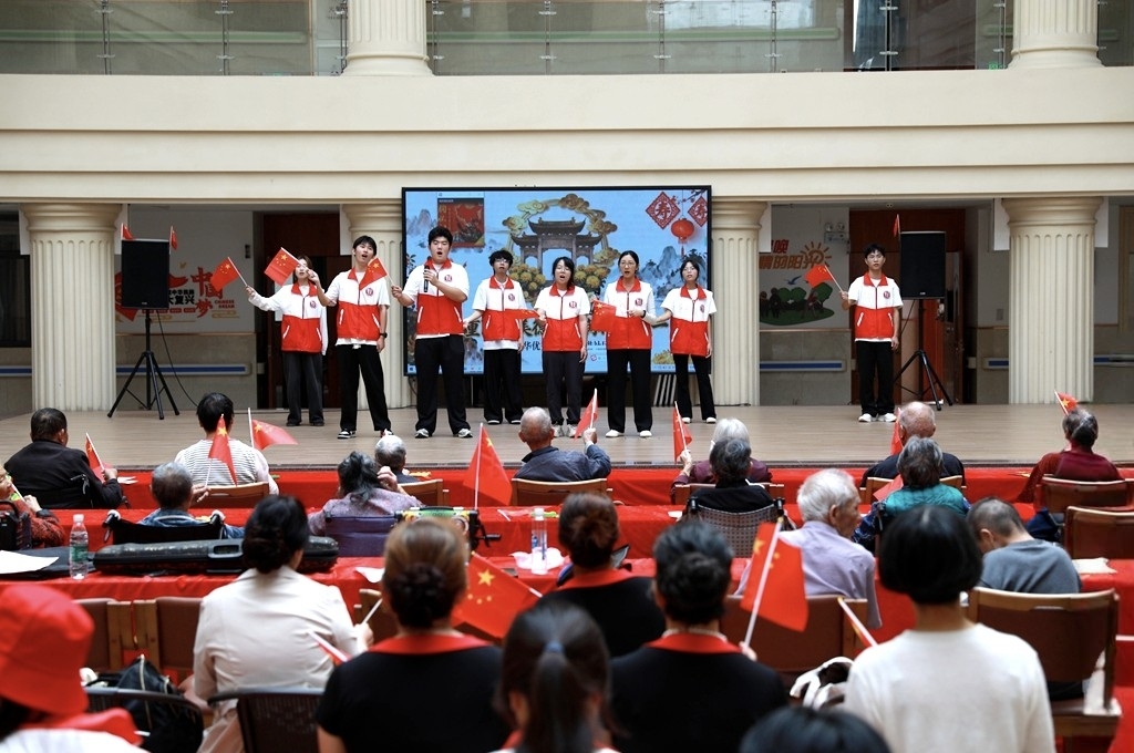 重阳传美德 爱满科教城广州城市职业学院中华优秀传统项目进社区活动温暖举办2.jpg