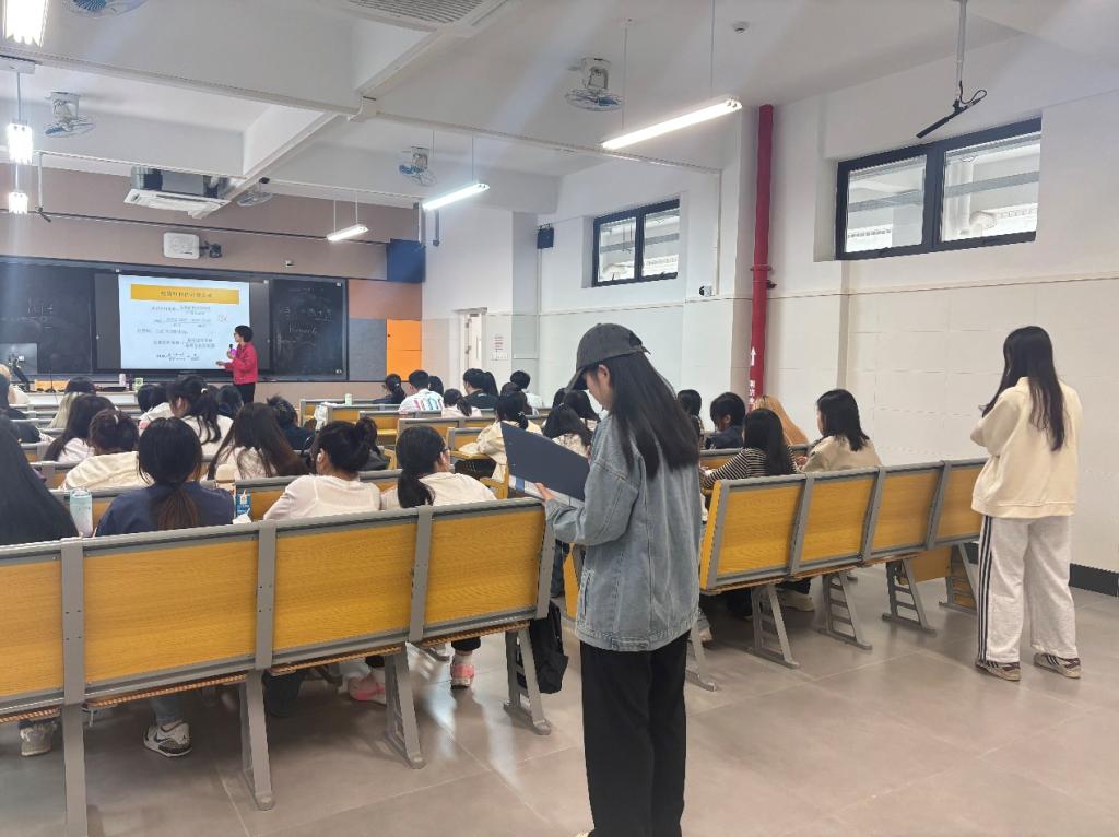 巡堂护学促规范,学风建设见实效——数字商贸学院团总支学生会开展巡堂工作3.jpg 巡堂护学促规范,学风建设见实效——数字商贸学院团总支学生会开展巡堂工作3.jpg