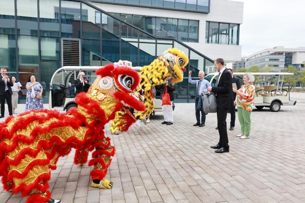 第一次来广州,第一次来高职院校交流,斯洛文尼亚教育工作者访华团走进我校2.png 第一次来广州,第一次来高职院校交流,斯洛文尼亚教育工作者访华团走进我校2.png
