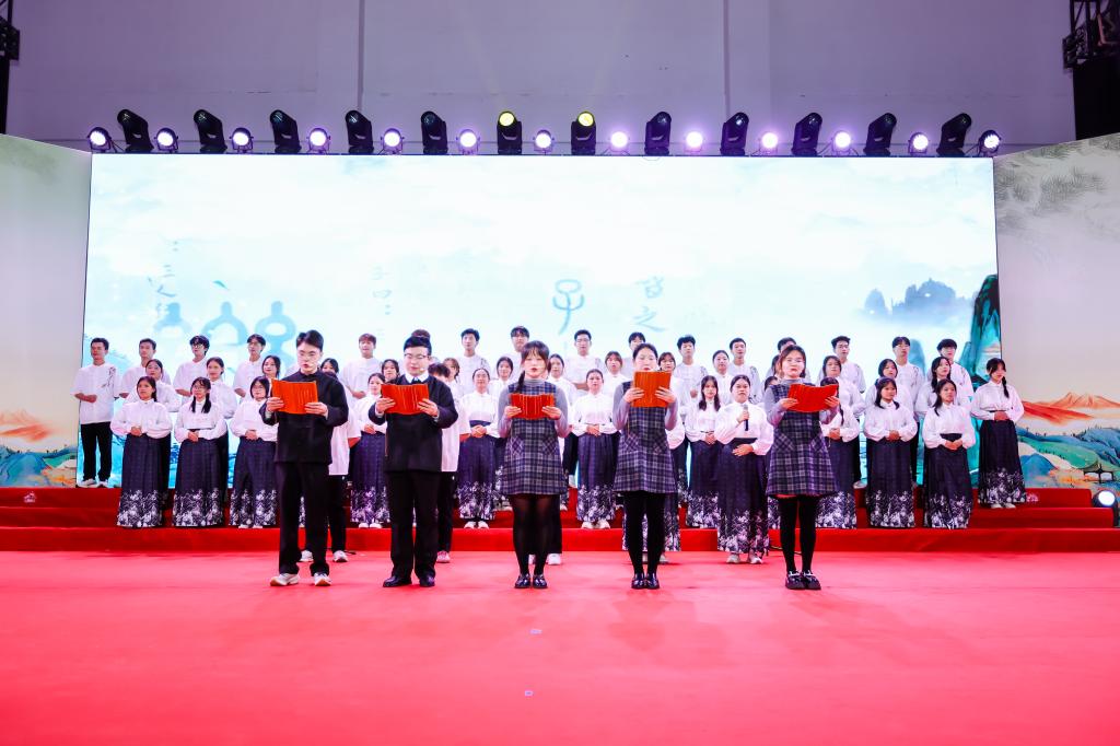 第二十届文体艺术季华彩开幕 国学经典诵读韵流长2.jpg