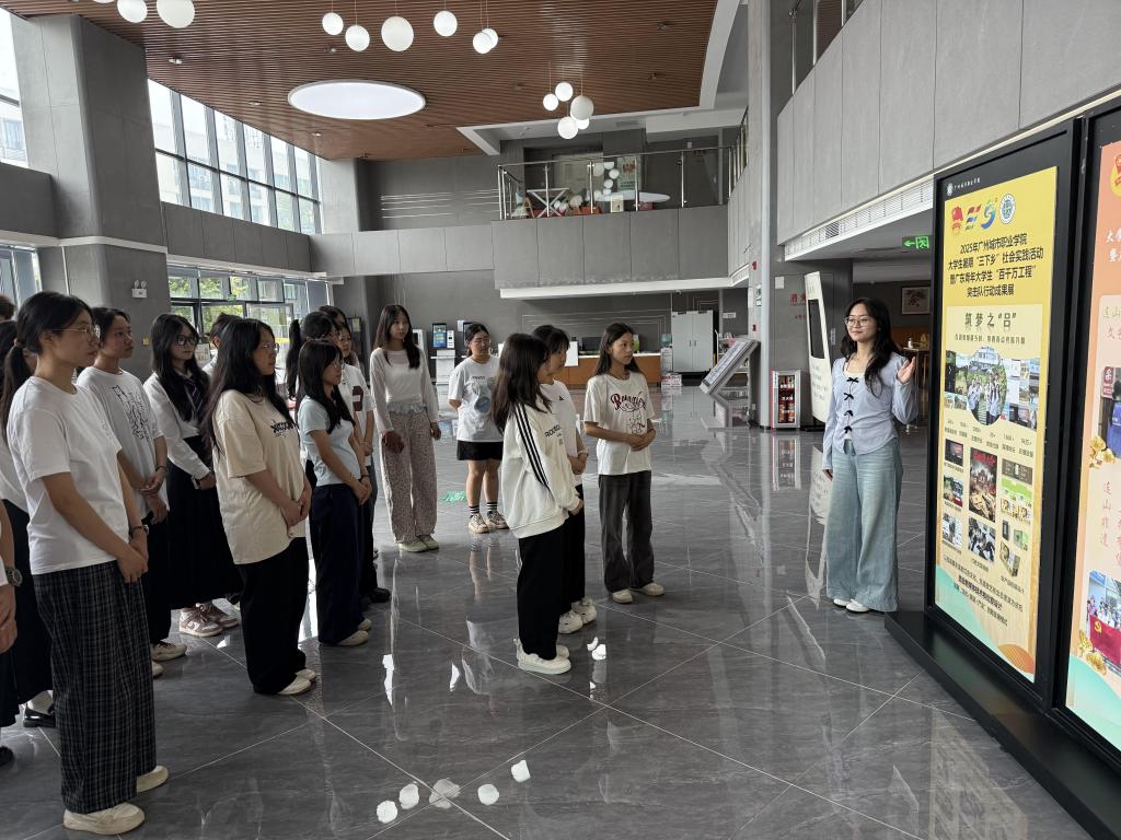 数字商贸学院 “实践归来话成长” 宣讲活动圆满举行3.jpg