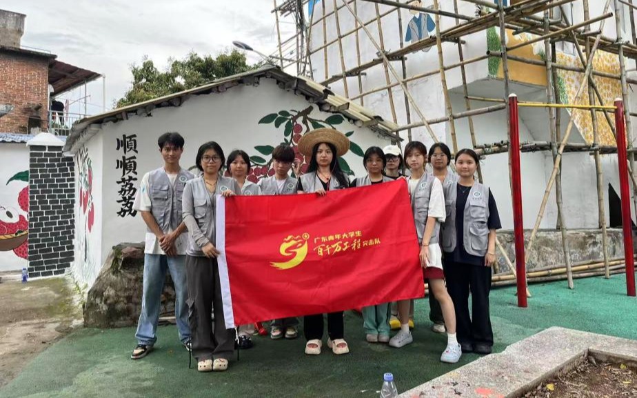 画笔筑梦振兴路：“绘筑先锋”突击队为沙头村绘就艺术新名片6.jpg