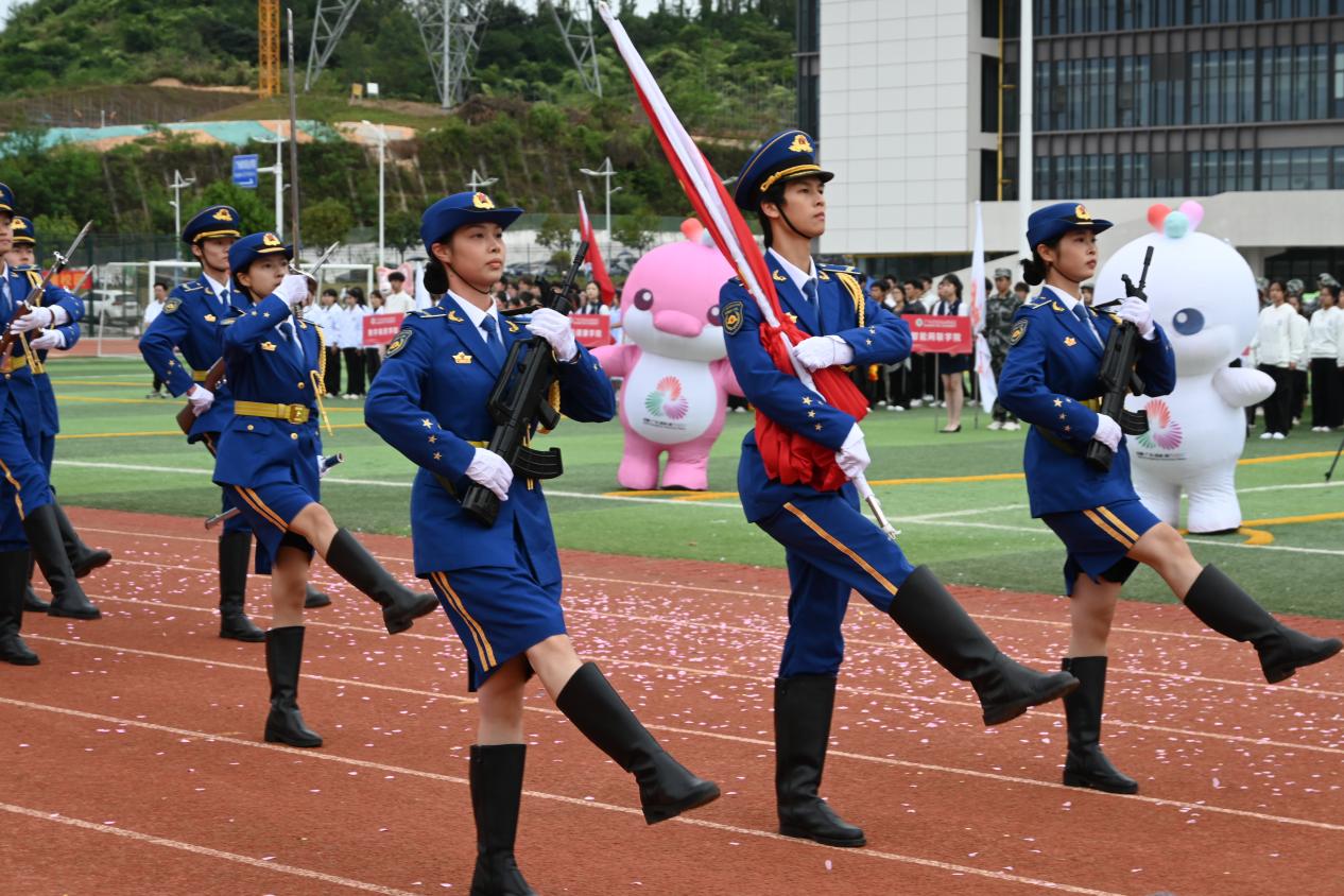 热烈奔赴十五运 深深厚植体育情——学校成功举办第十九届运动会6.jpg