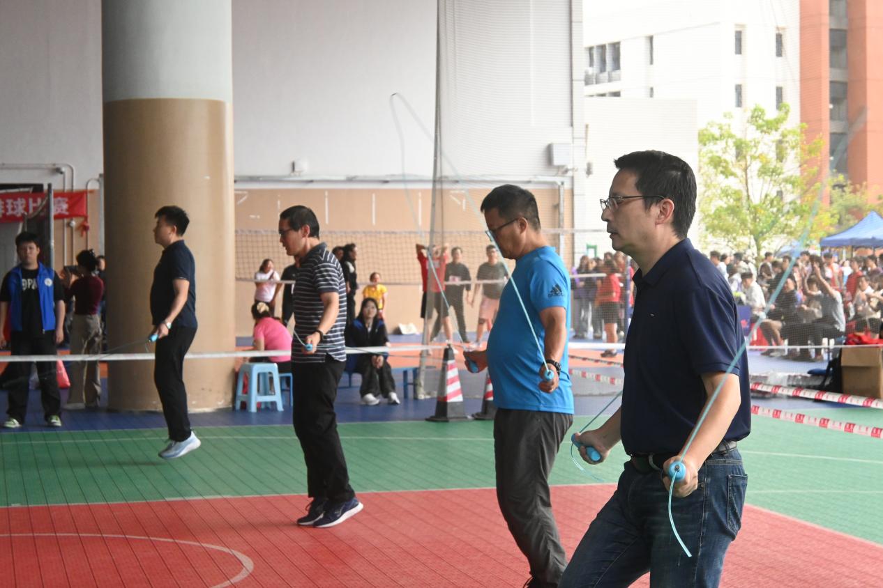 热烈奔赴十五运 深深厚植体育情——学校成功举办第十九届运动会11.jpg