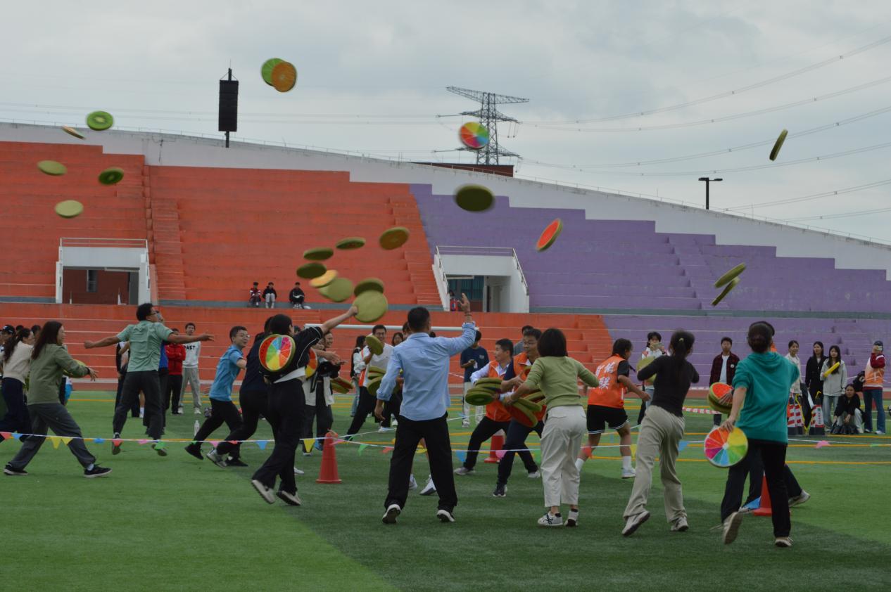 热烈奔赴十五运 深深厚植体育情——学校成功举办第十九届运动会12.jpg