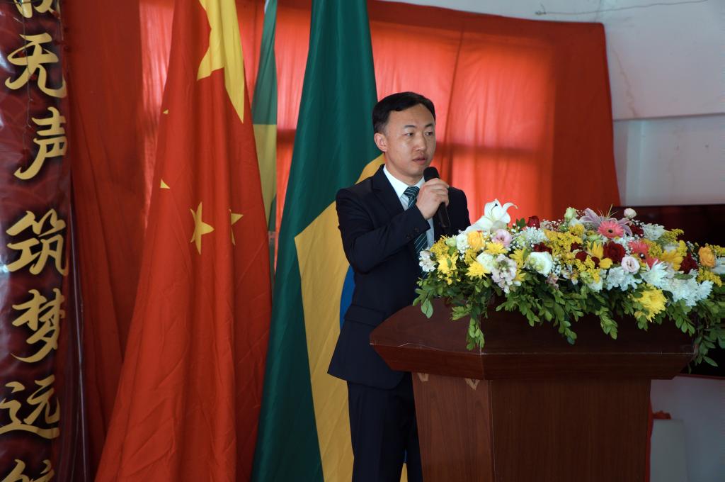 我校主办的“巴西红棉学堂”在里约热内卢揭牌4.jpg 我校主办的“巴西红棉学堂”在里约热内卢揭牌4.jpg