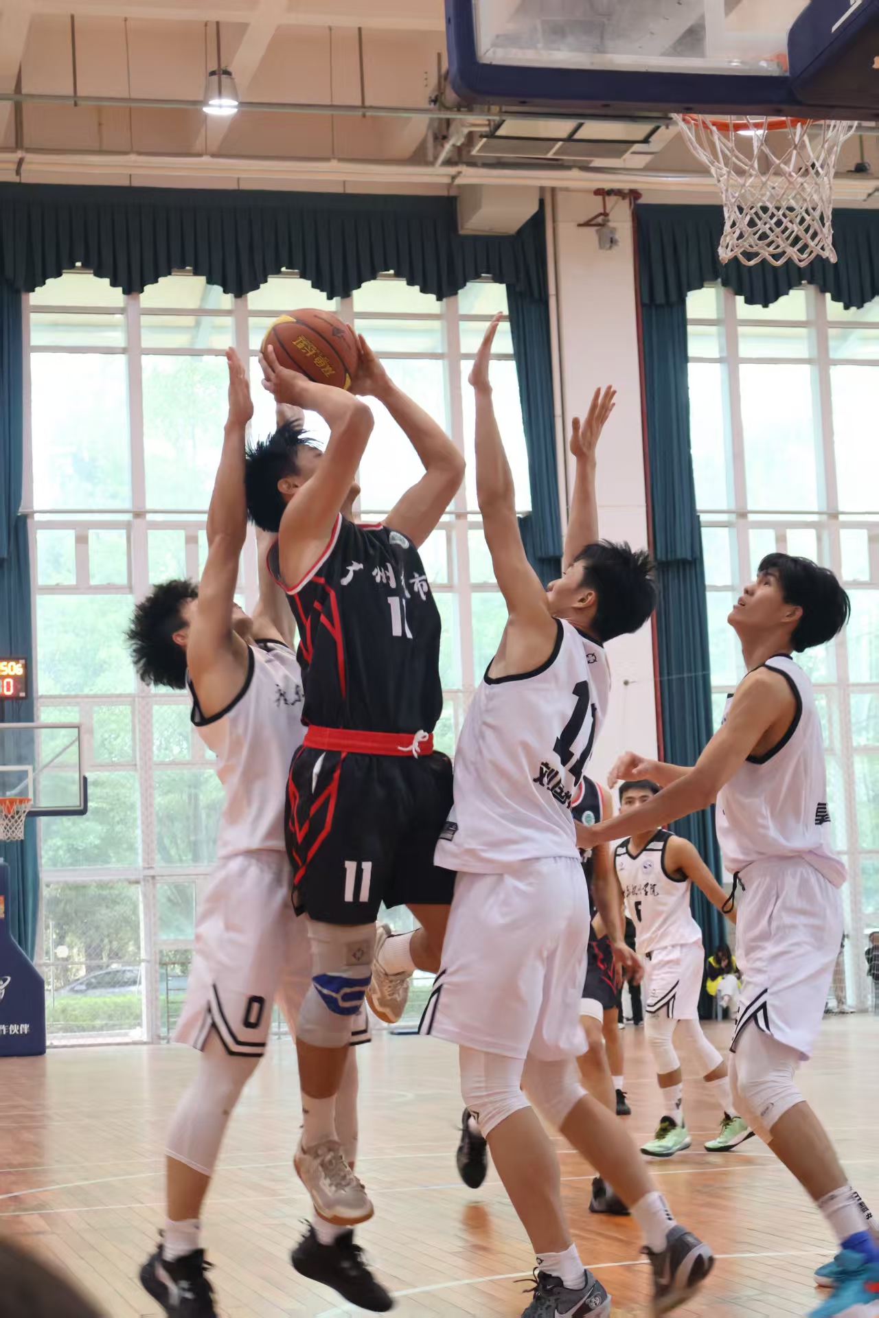 历史性突破！我校男篮勇夺省联赛亚军 女篮勇夺一等奖3.jpg