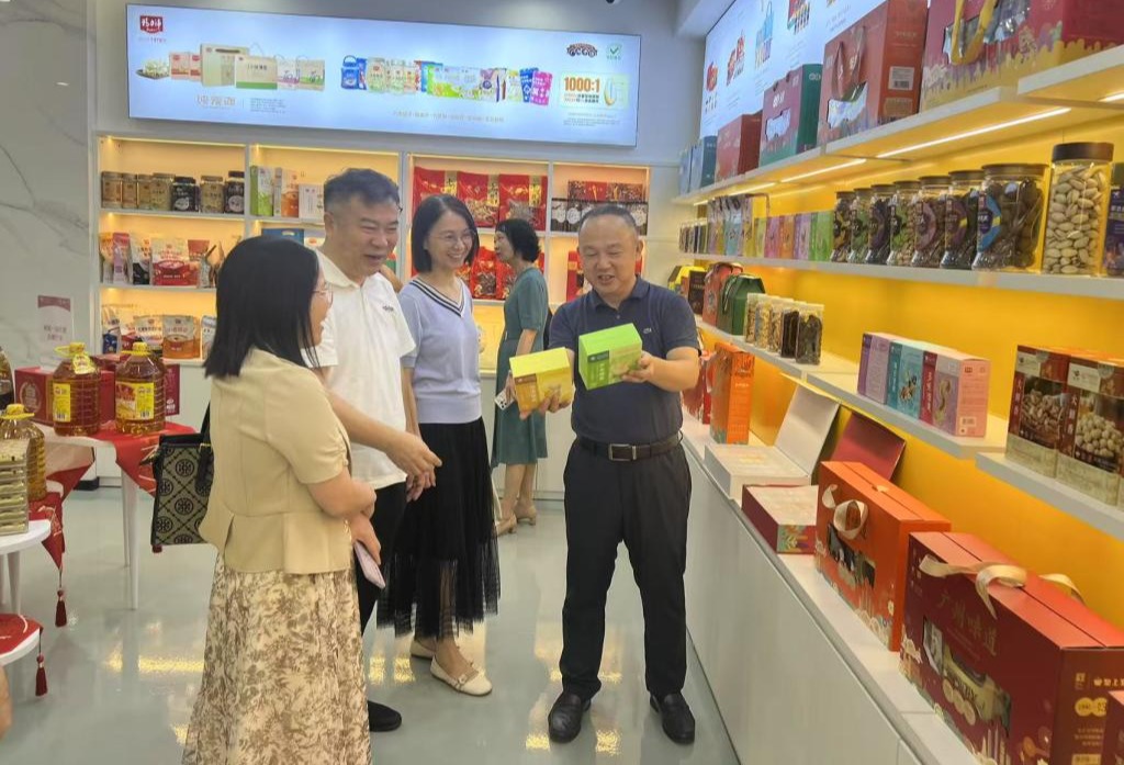 校领导带队赴燕联食品开展校企合作调研1.jpg 校领导带队赴燕联食品开展校企合作调研1.jpg