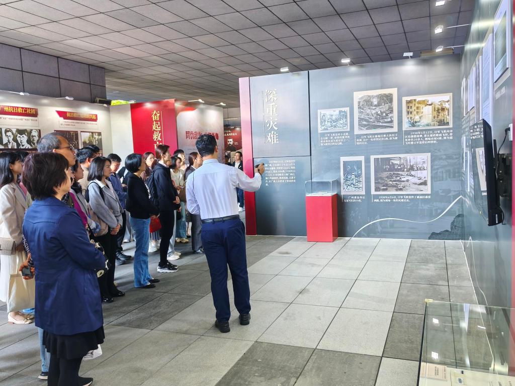 铭记红色历史 汲取奋进力量——我校组织党务干部赴广州城市规划展览中心开展现场教学2.jpg