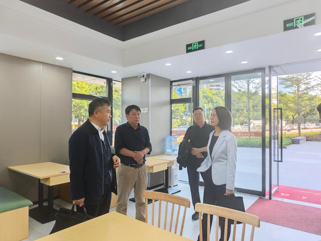 校领导带队赴广州叁零零贸易有限公司调研校企合作2.jpg